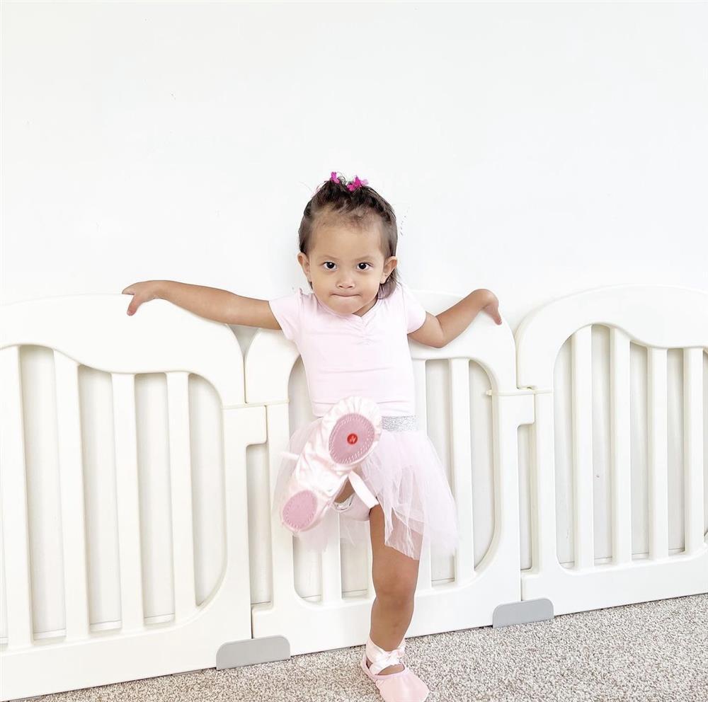 Vừa tính khóa Instagram, Hà Hồ tung ngay ảnh con gái lột xác-3