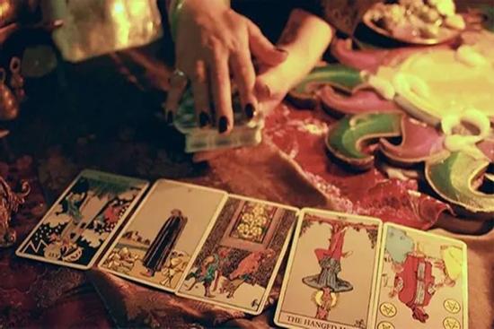 Bói bài Tarot hàng ngày - Chủ Nhật 4/9/2022: Đề phòng cãi vã