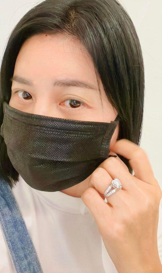 Tin showbiz Việt ngày 29/8: Hoài Phương nói Việt Hương tào lao-2