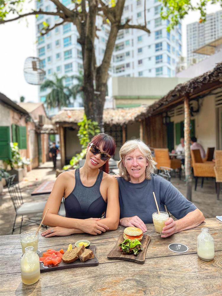 Tin showbiz Việt ngày 29/8: Hoài Phương nói Việt Hương tào lao-3