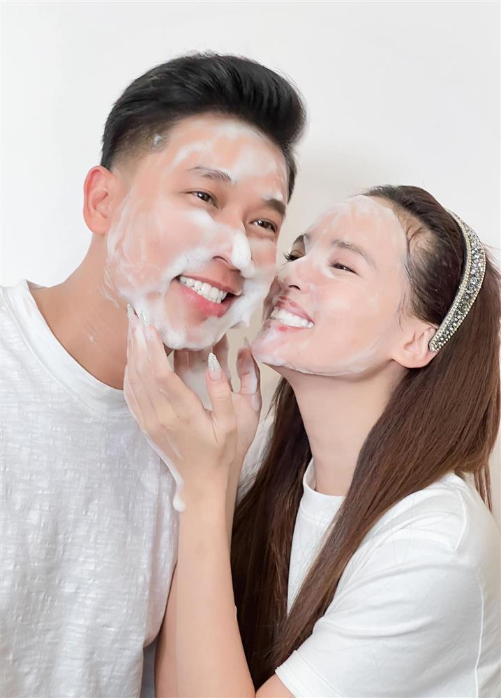 Tin showbiz Việt ngày 29/8: Hoài Phương nói Việt Hương tào lao-7