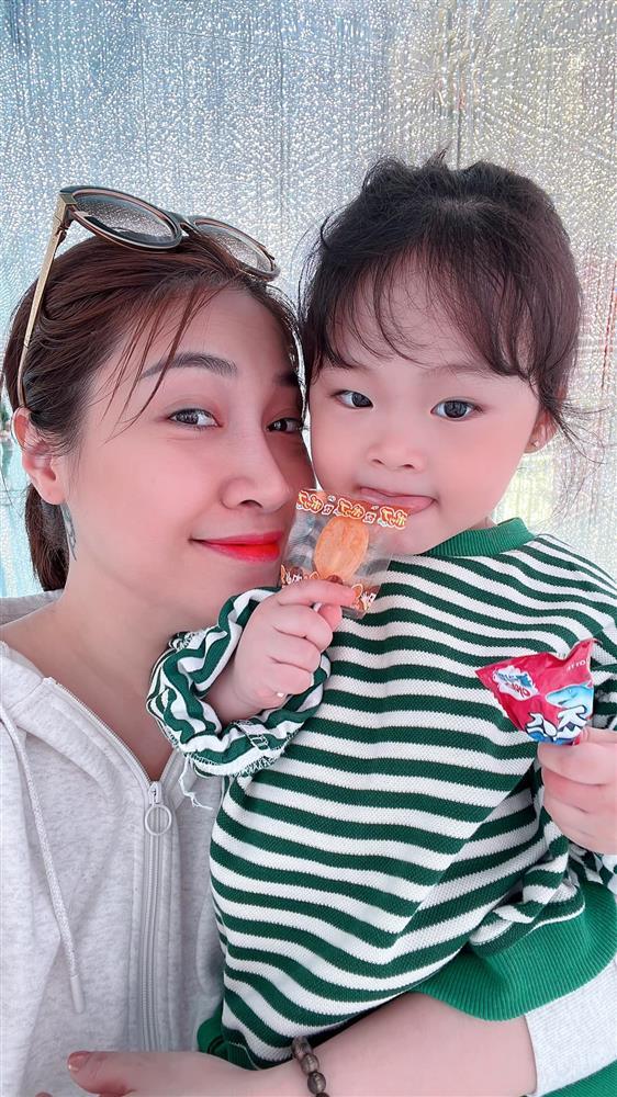 Tin showbiz Việt ngày 29/8: Hoài Phương nói Việt Hương tào lao-8