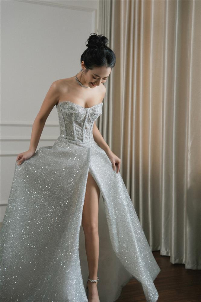 Hot girl Kiều Ly thử váy cưới phát sáng trong đêm đen-6