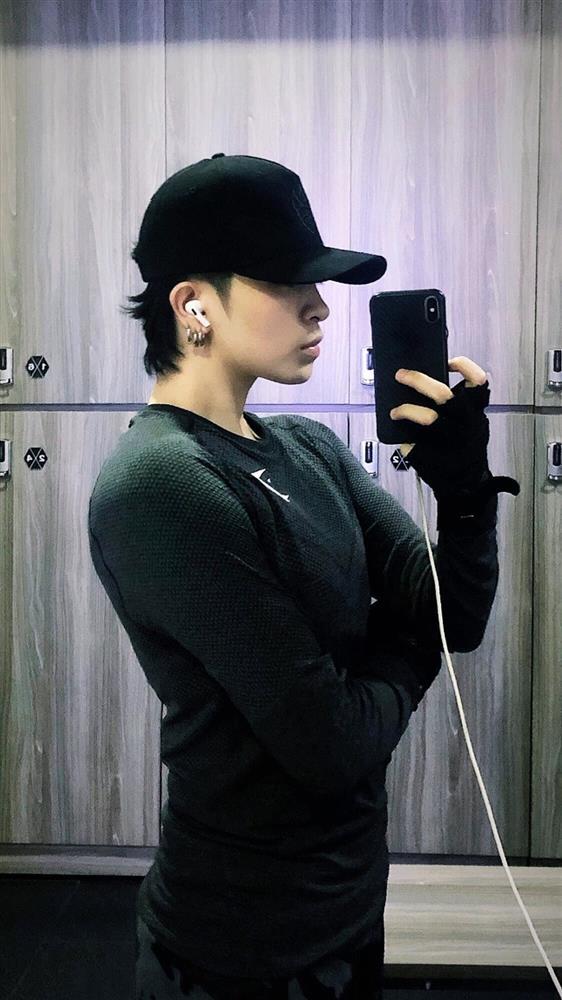 Gil Lê khoe múi bụng, body vạm vỡ đô con như nam thần Hàn Quốc-9