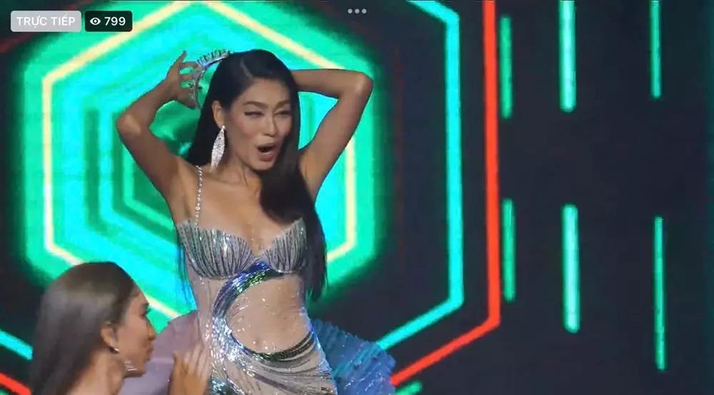 Thảo Nhi Lê phải trùng tu vương miện vì toang nặng, va đập 2 lần-7