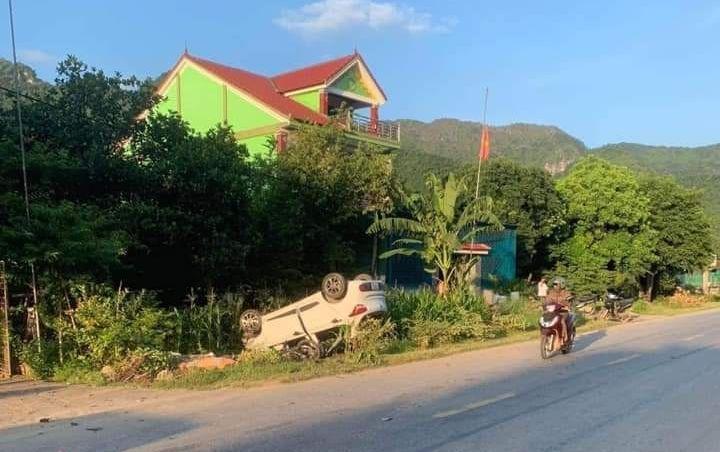 Ớn lạnh ô tô lao như thiêu thân, hất bay 1 người tử vong tại chỗ-1