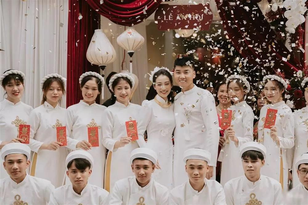 Ảnh hiếm nữ chính Người Ấy Là Ai trong ngày cưới đạo diễn-8