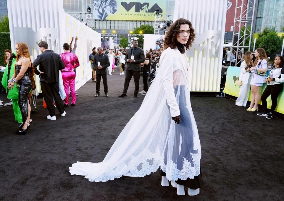 Thảm họa thời trang tại MTV VMAs 2022-2