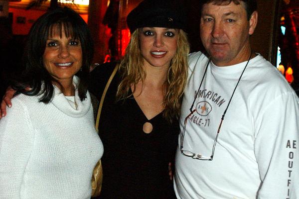 Britney Spears mất đi nguồn sống khi thấy các con trai bỏ rơi mình-4