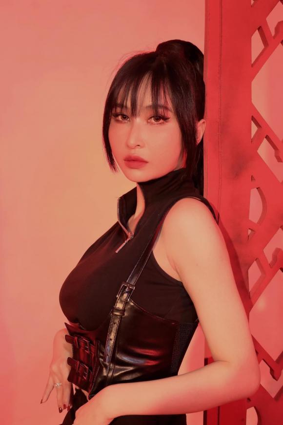 Sống ảo quá đà, vợ 2 Minh Nhựa chỉnh ảnh méo cả cửa-1