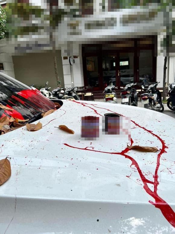 Xôn xao ảnh đế giày cao gót xuyên thủng kính xe ô tô-7