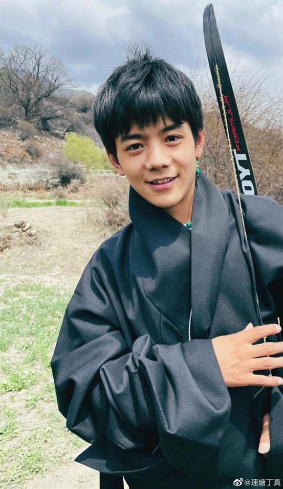 Mặt trái hào quang của chàng chăn bò gia nhập showbiz-8