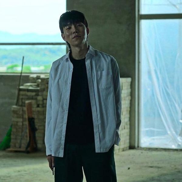 Nam phản diện phim xác sống hóa ra mỹ nam đa tài, vang dội ngày trở lại-2