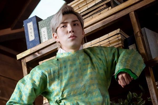 Nam phản diện phim xác sống hóa ra mỹ nam đa tài, vang dội ngày trở lại-6