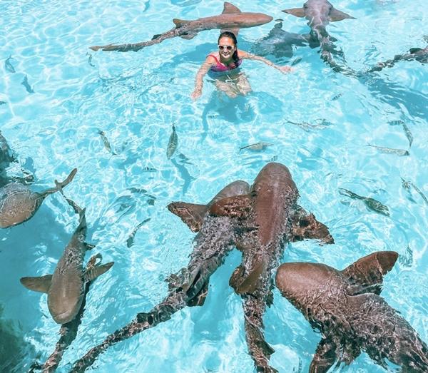 Bán nhà nghỉ hưu sớm, cả nhà sống trên thuyền buồm đi khắp thế giới-9