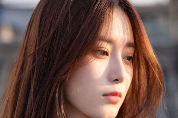 Tôi vừa rao bán nhà, chị giúp việc cũ đem luôn 5 tỷ đến mua lại-1