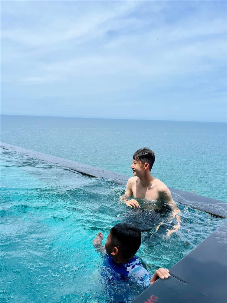 Quang Dũng khoe ảnh thời trẻ, nhìn hệt con trai bây giờ-9