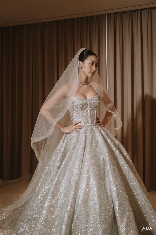 Xuất hiện dàn phù dâu chất lượng, nhìn cô dâu còn choáng hơn-3