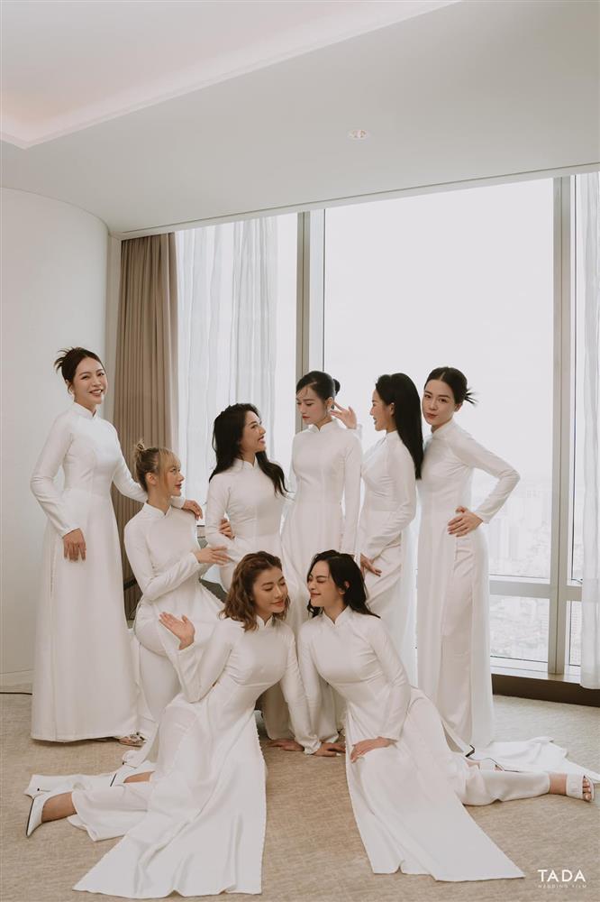 Xuất hiện dàn phù dâu chất lượng, nhìn cô dâu còn choáng hơn-7