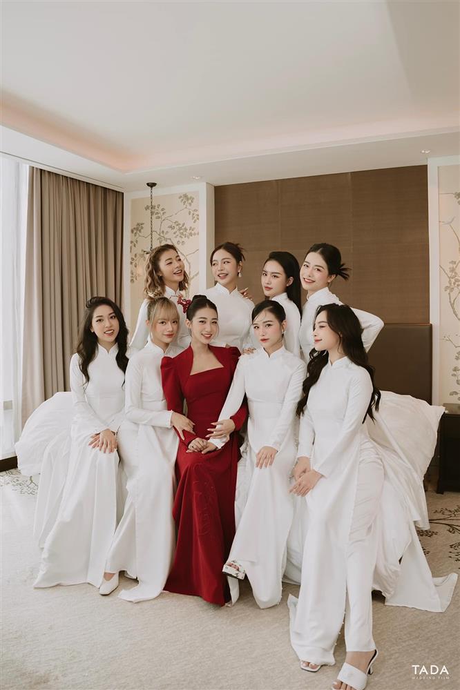 Xuất hiện dàn phù dâu chất lượng, nhìn cô dâu còn choáng hơn-8