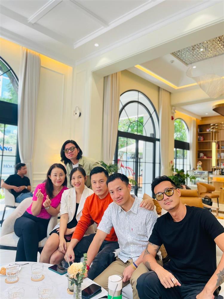 Tin showbiz Việt ngày 30/8: Mâu Thủy khoe cận nhẫn đính hôn-8