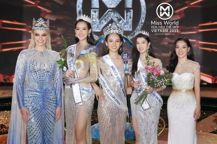 Á hậu Bảo Ngọc chụp ảnh áo dài: Khổ quá vì quá khổ-7