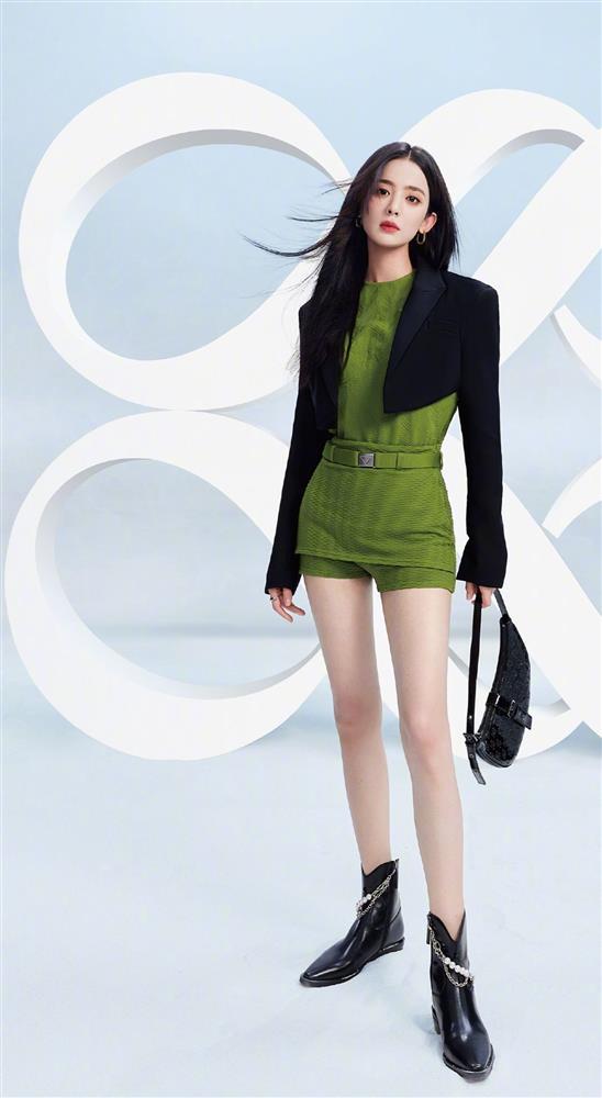 Cổ Lực Na Trát khoe style mùa thu đẹp ná thở-4