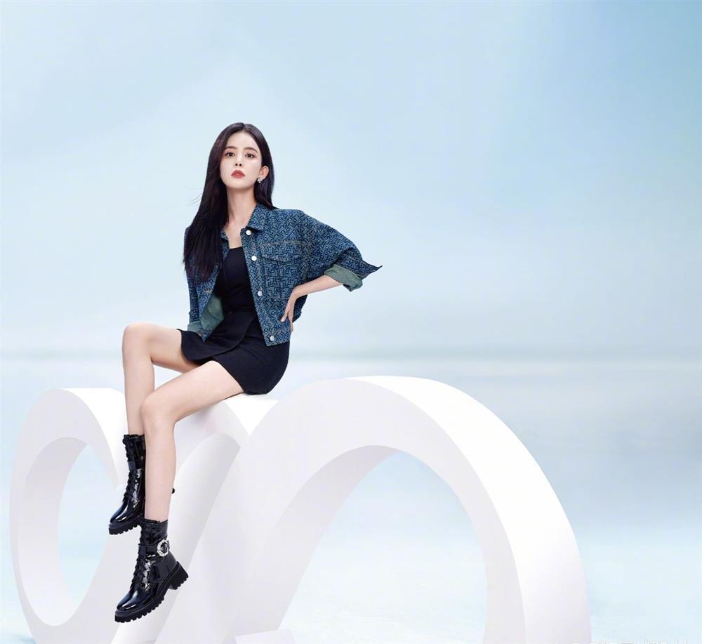 Cổ Lực Na Trát khoe style mùa thu đẹp ná thở-5