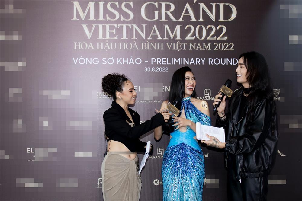 MC Miss Grand Vietnam 2022 bị chơi khăm, nhìn khó nhận ra-2