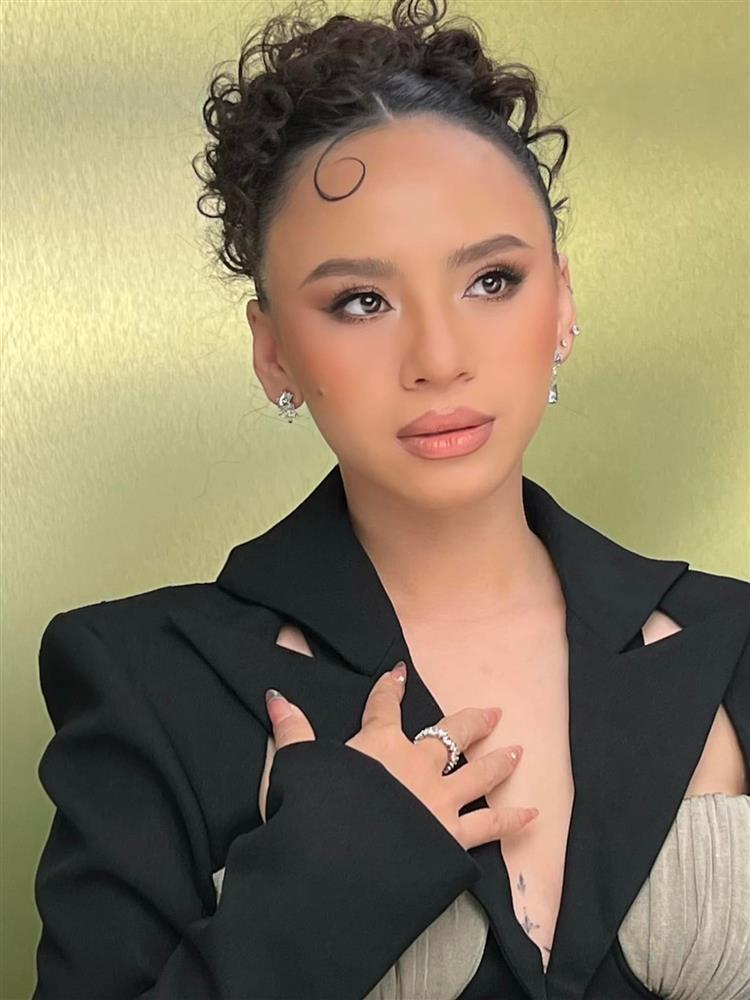 MC Miss Grand Vietnam 2022 bị chơi khăm, nhìn khó nhận ra-6