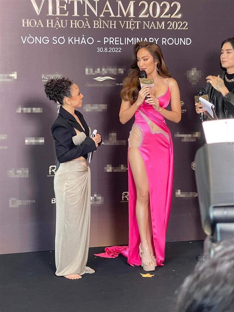MC Miss Grand Vietnam 2022 bị chơi khăm, nhìn khó nhận ra-12