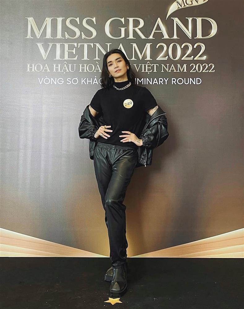 MC Miss Grand Vietnam 2022 bị chơi khăm, nhìn khó nhận ra-15