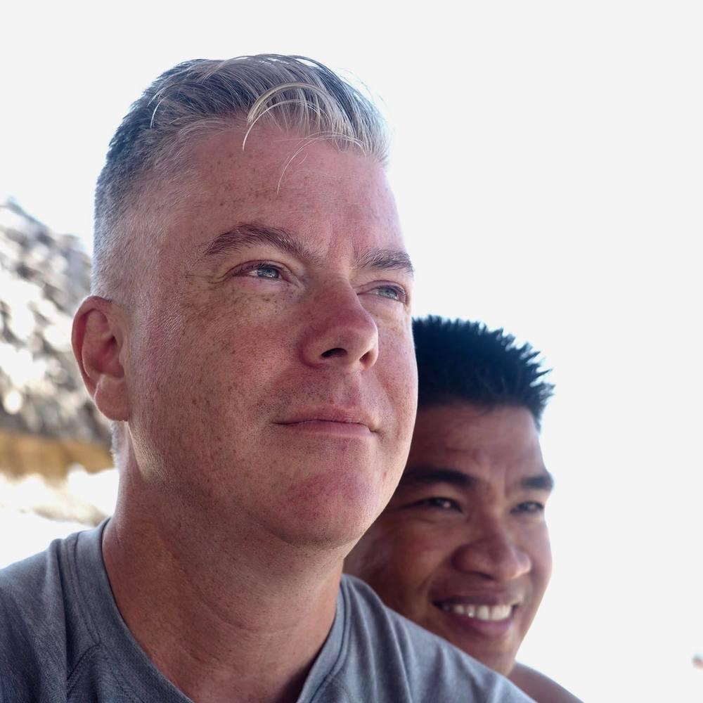 Cuộc sống trai Việt được ông Tây cho 10 tỉ sau vài lần gặp-1