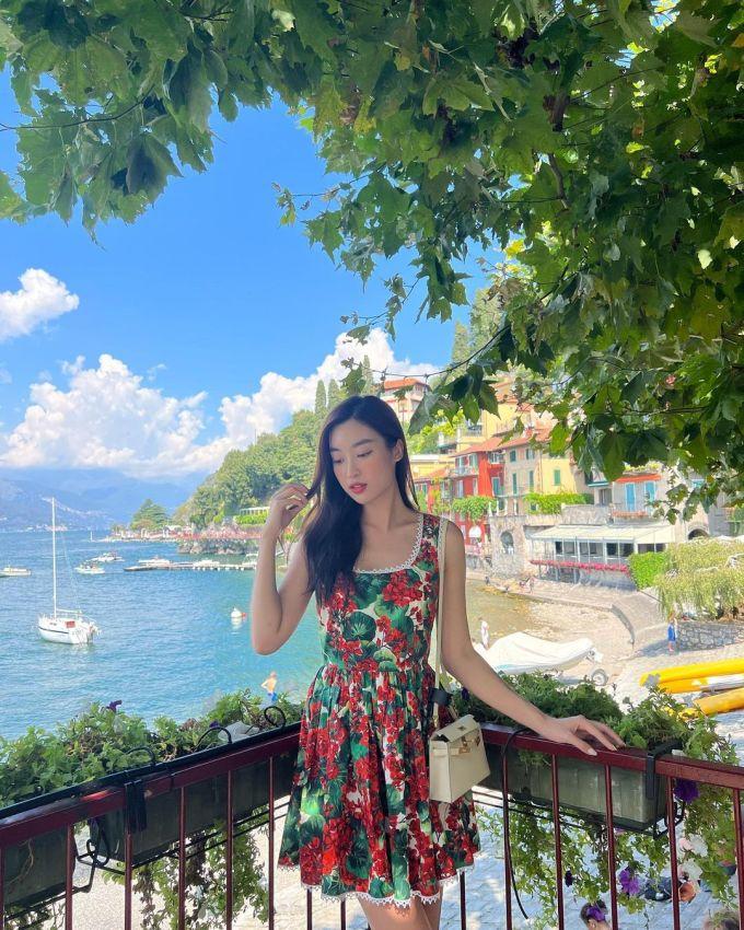 Đỗ Mỹ Linh mặc set đồ 300 triệu du hí với con trai bầu Hiển-2