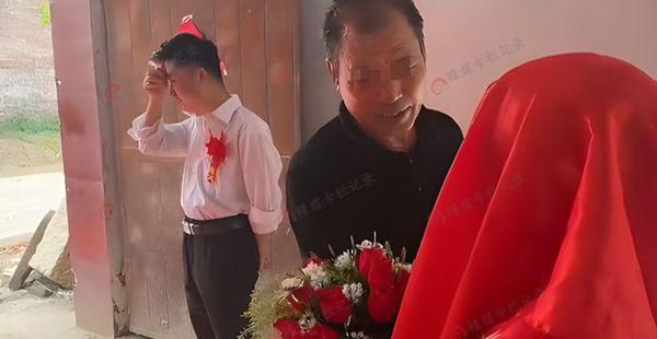 Cô dâu đòi thêm 200 triệu mới lên xe hoa, chú rể tủi hổ chào thân ái-2