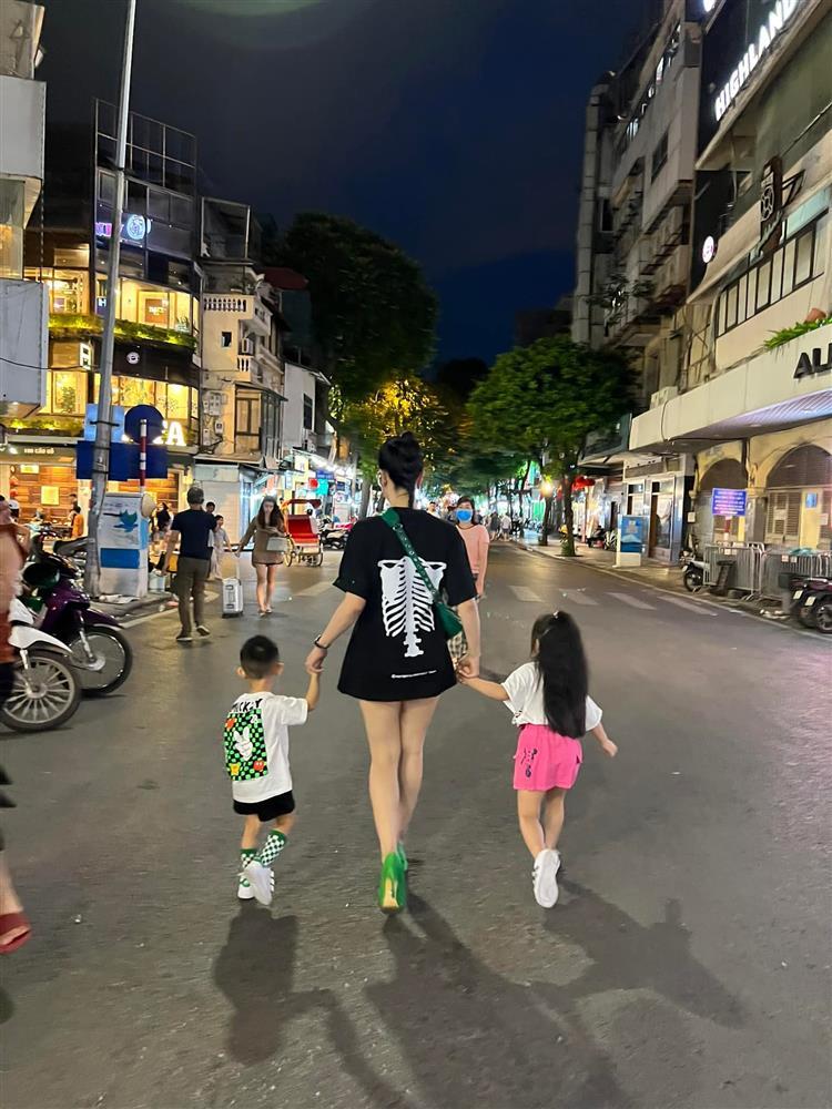 Con gái Diệp Lâm Anh càng lớn càng xinh, giống bố như tạc-14