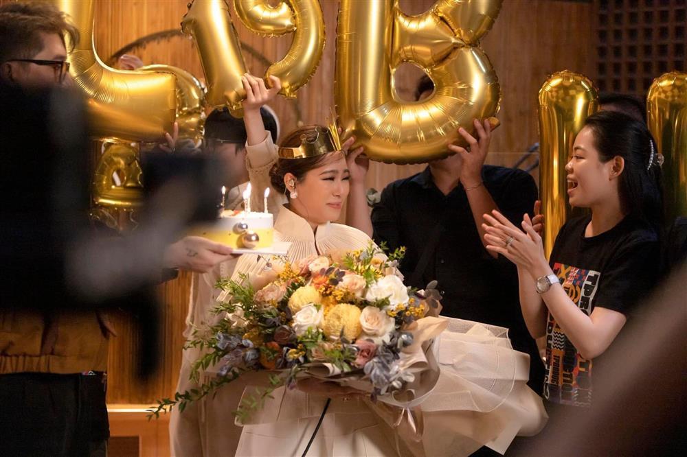 Lương Bích Hữu sinh nhật tuổi 38: Visual xuất sắc chỉ như gái 20-5