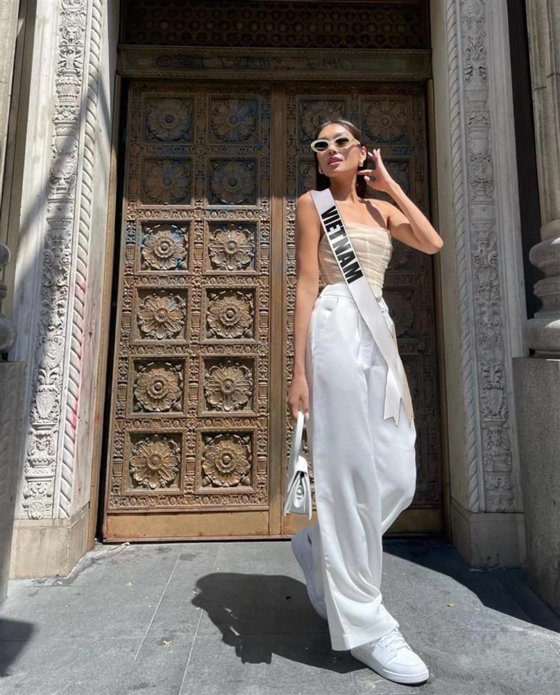 Ngóng Thảo Nhi Lê thi Miss Universe, dân mạng trao sash luôn-4