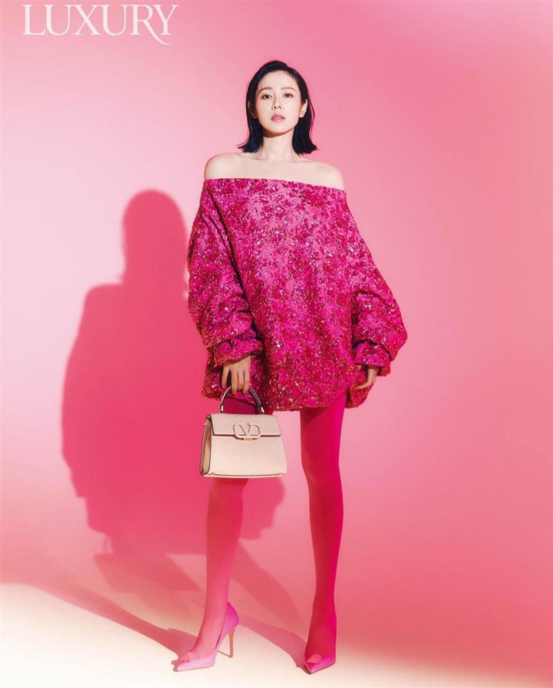 Son Ye Jin đầy thần thái, giấu bụng bầu thần sầu trên bìa tạp chí-3