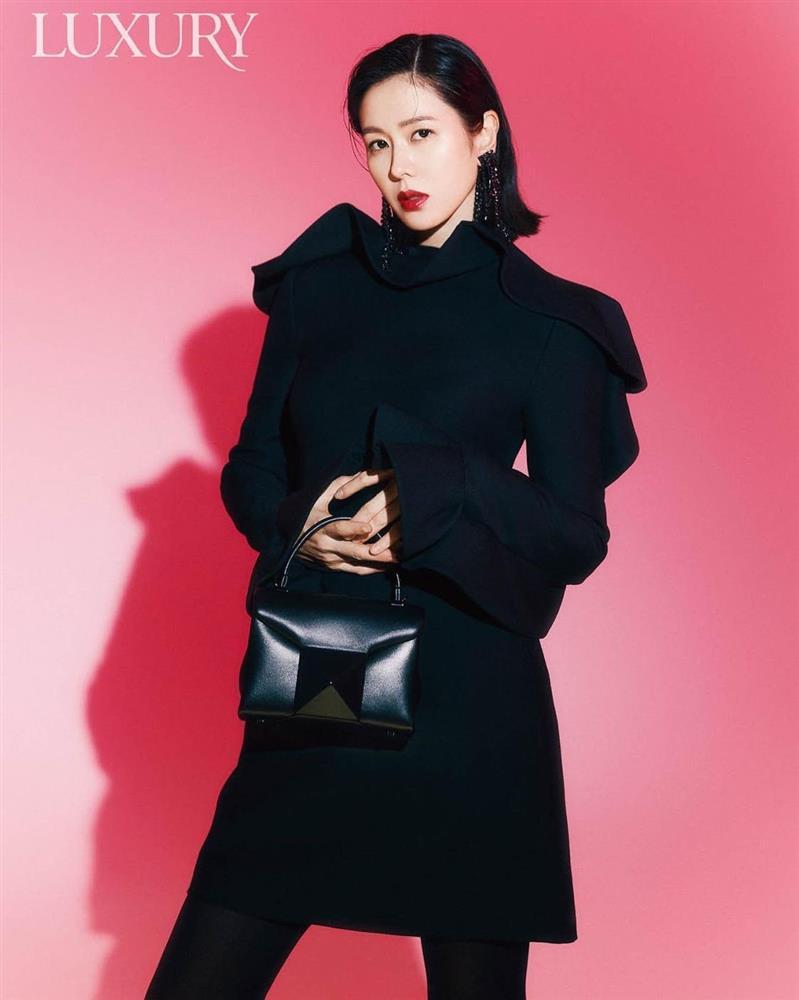 Son Ye Jin đầy thần thái, giấu bụng bầu thần sầu trên bìa tạp chí-6