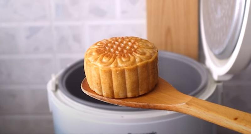 Cách làm bánh Trung thu bằng nồi cơm điện đơn giản tại nhà-6