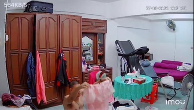 Mở camera kiểm tra, vợ bắt quả tang chồng có hành động lạ-2