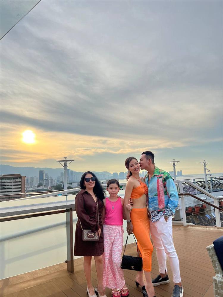 Lý Bình đáp trả lời mỉa mai lấy gái già có con riêng-5