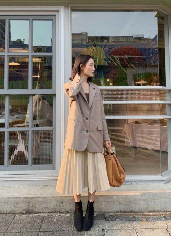 Loạt outfit sang chảnh giúp nàng ghi điểm khi dự đám cưới-1