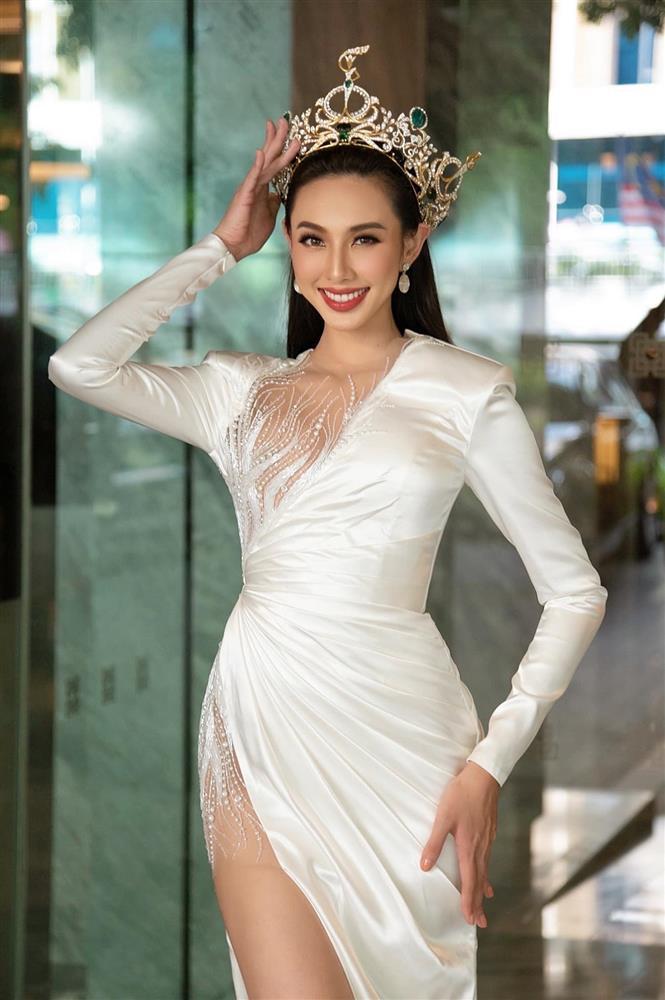 Thùy Tiên đèn sách tại Thái Lan, Phó Chủ tịch Miss Grand tấm tắc-6