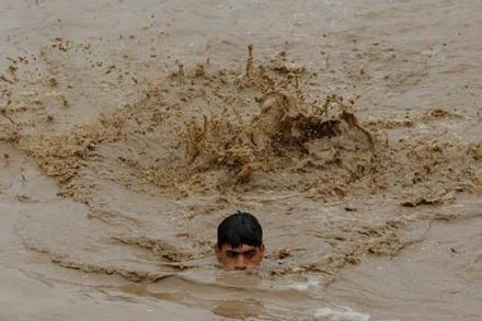 Đáng sợ như lũ lụt Pakistan: Từ đồng bằng thành hồ nội địa 100 km