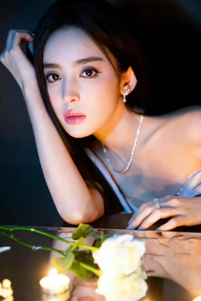 Cổ Lực Na Trát bị dè bỉu, 9 tháng chỉ hẹn hò không thèm đóng phim-3