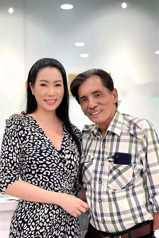 Xế chiều Thương Tín: Mưu sinh bằng hát đám cưới, đóng vai phụ-3