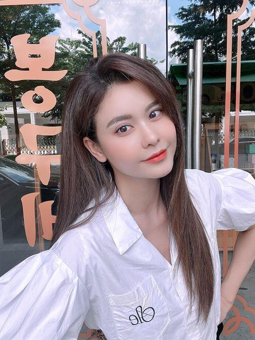 Tin showbiz Việt ngày 1/9: Ngọc Trinh gợi cảm đón tháng mới-11