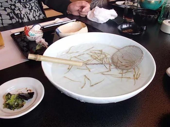 Món ăn tươi sống vẫn nhảy múa trong miệng thực khách-8